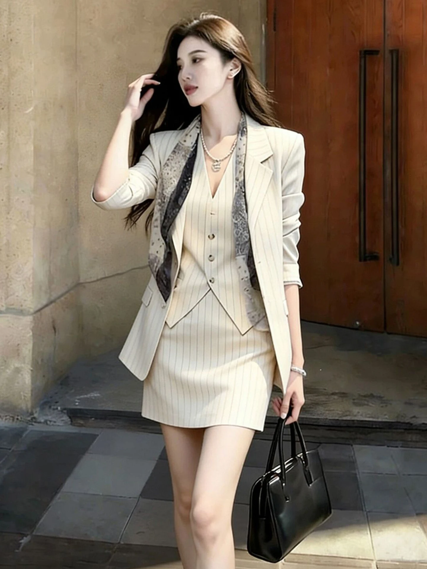 

2026 Spring Fashion Stripe Vest Set Three Pieces Commute Elegant Sister Style Important Occasions Beautiful High Waist Pants