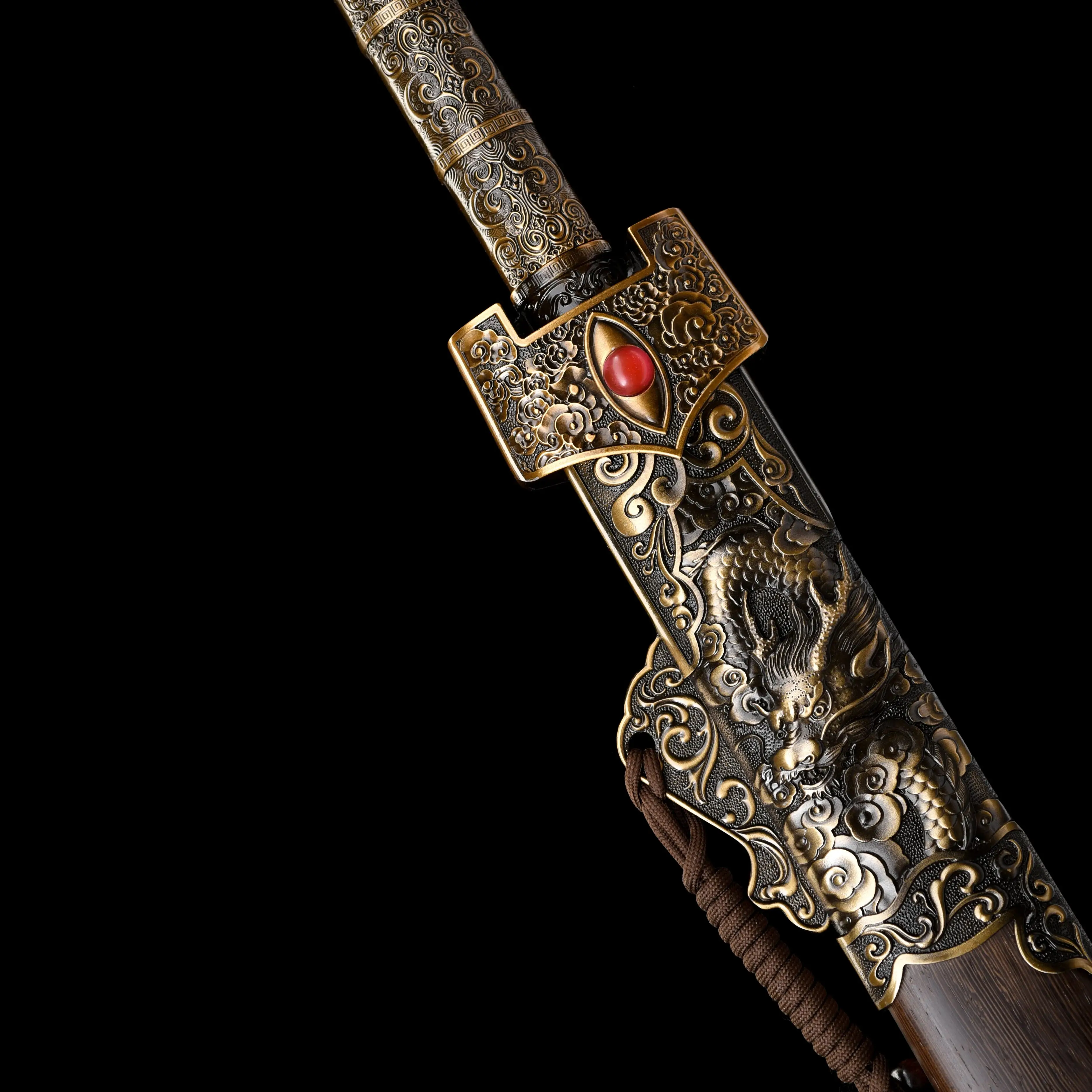 Forjado a mano de acero damasco, esta espada samurái china verdaderamente afilada, katana del Rey Dragón, se lista para la batalla como ninja de regalo