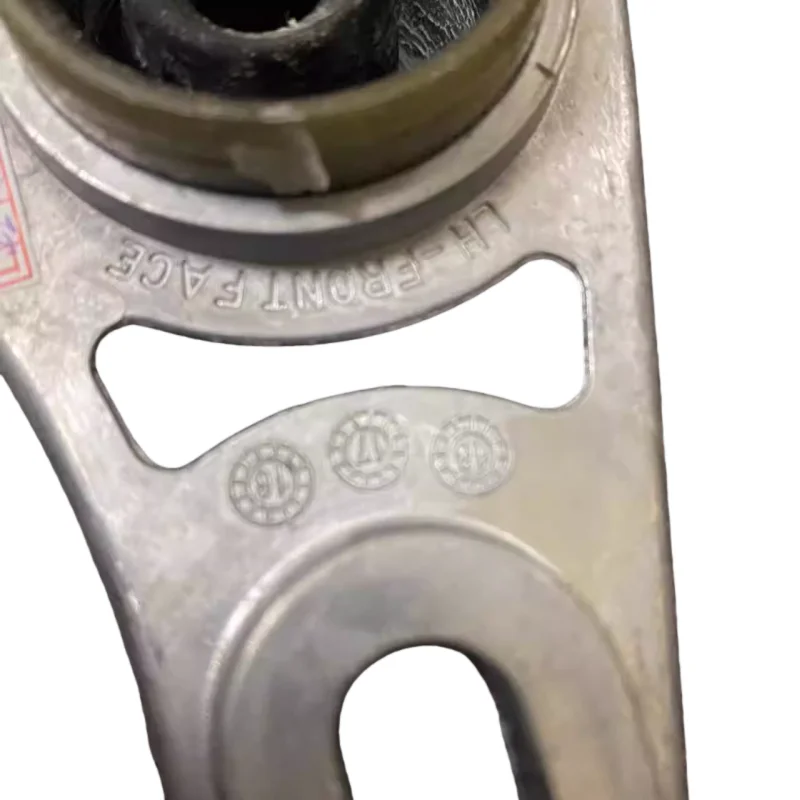 23328484 Suitable for Cadillac CT4 CT5 ATS-L CTS exhaust pipe hanging ear,  hanging glue, rear exhaust pipe bracket