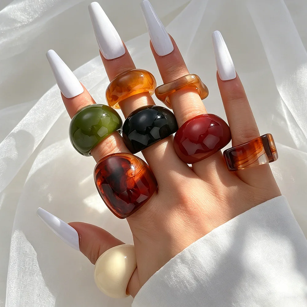 8-teiliges Set modischer, breiter, großer Fingerringe aus Harz für Damen, bunte, geometrische Knöchelringe aus Acryl, weiblicher Boho-Party-Schmuck – Detail 1