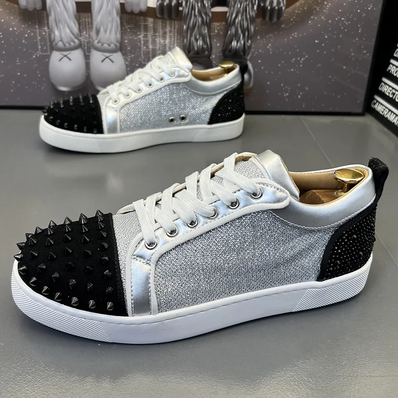 

Мужская модная обувь для вечеринок в ночном клубе с заклепками, серебряная обувь из мягкой кожи с шипами на плоской подошве, кроссовки на платформе с шипами, дизайнерская мужская обувь