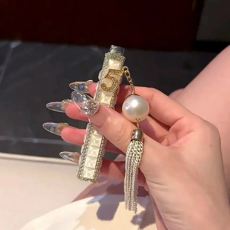 ولاعة أنيقة - أجنحة الملاك المتلألئة مرصعة بالألماس، تصميم سهل النفخ مقاوم للرياح، هدية مثالية للفتيات وإكسسوارات التدخين