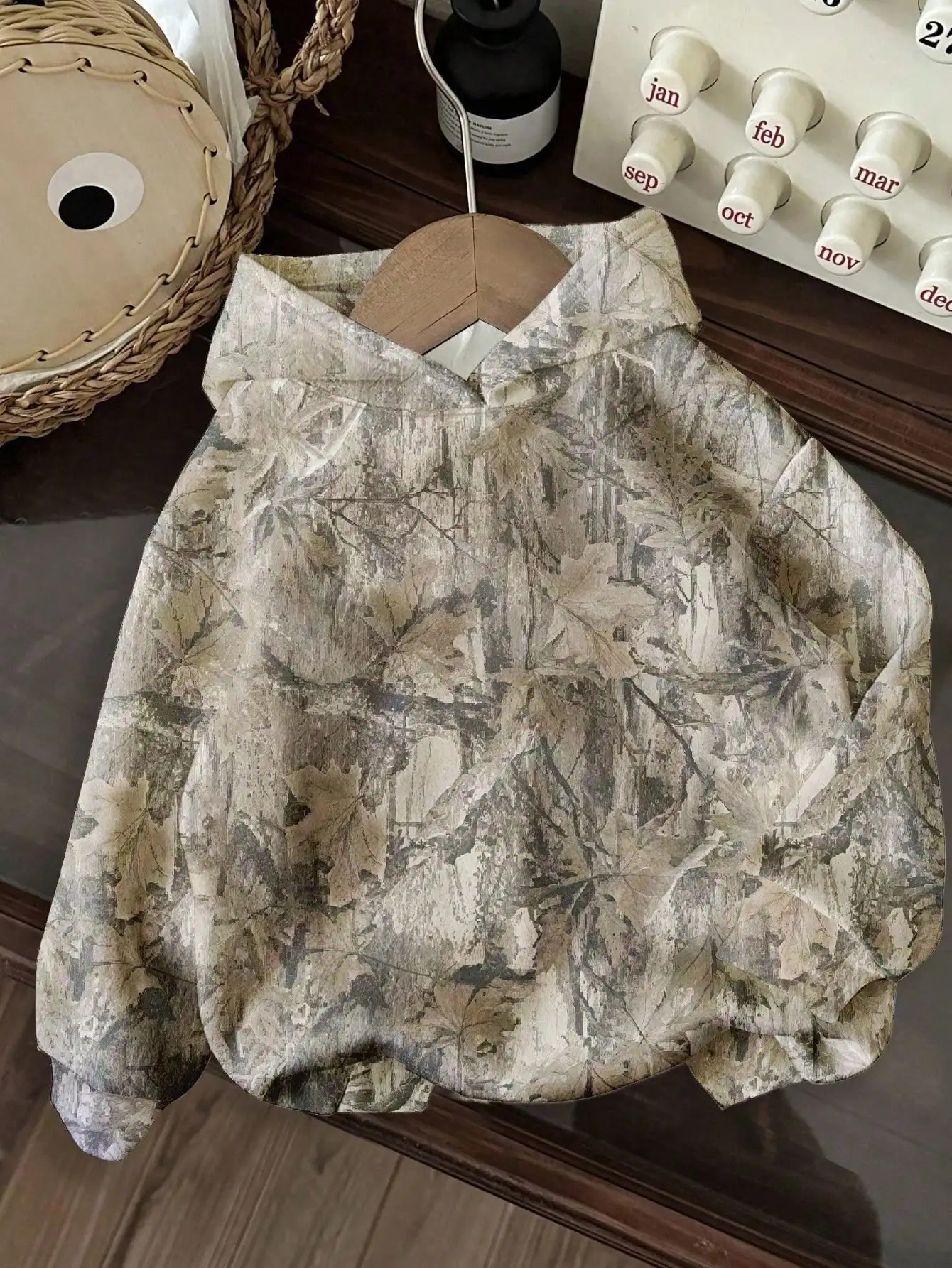 

Plus Size Women's Vintage Leaf Print Oversized Sweatshirt, Autumn Winter Casual Streetwear