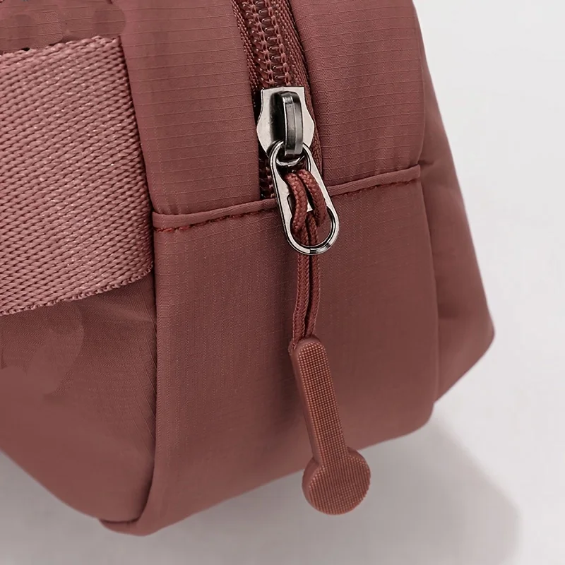 Praktische Damen-Gürteltasche aus Nylon mit mehreren Reißverschlüssen, verstellbarem Riemen, Umhängetasche für Outdoor-Reisen und den täglichen Pendelverkehr. – Detail 5