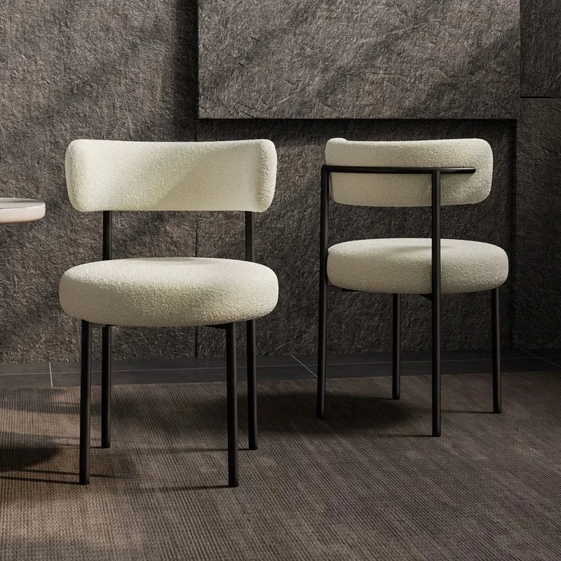 كرسي طعام فاخر حديث من القماش الأبيض الشمالي مع مسند ظهر من صوف الضأن مصنوع من الفولاذ المقاوم للصدأ للاستخدام المنزلي في المقهى وغرفة الطعام