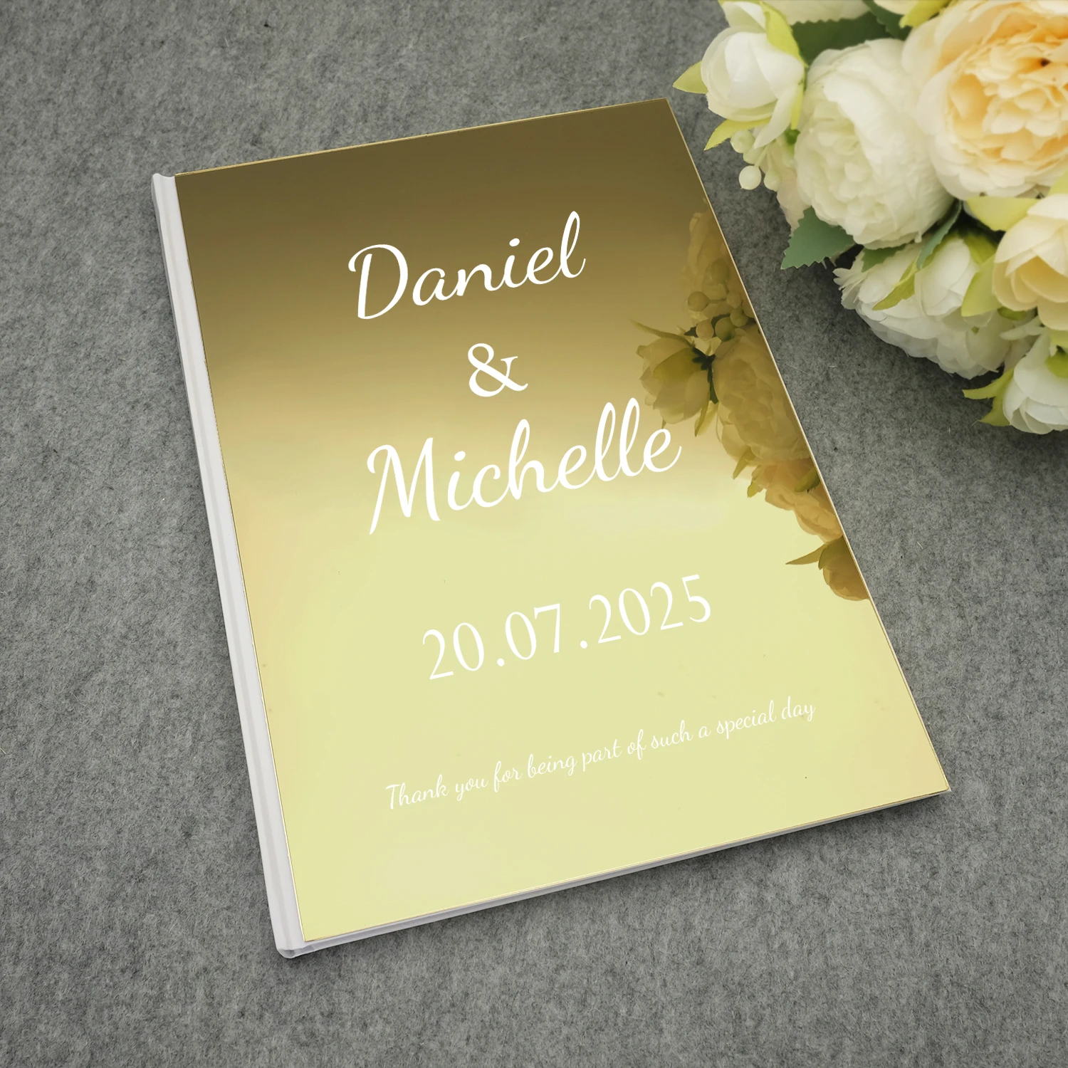 Buku Tamu Pernikahan yang Dipe - Personalized Guest Book ulasan dan harga