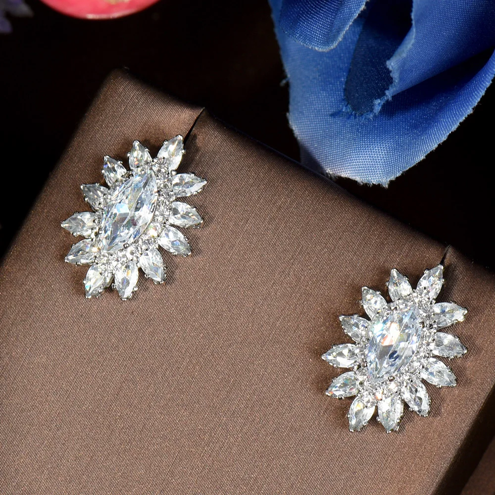 HIBRIDE Korean Version Of Simple Geometric Zircon Earrings Small And Cold Style Women Stud Earring Bijoux femme E-693