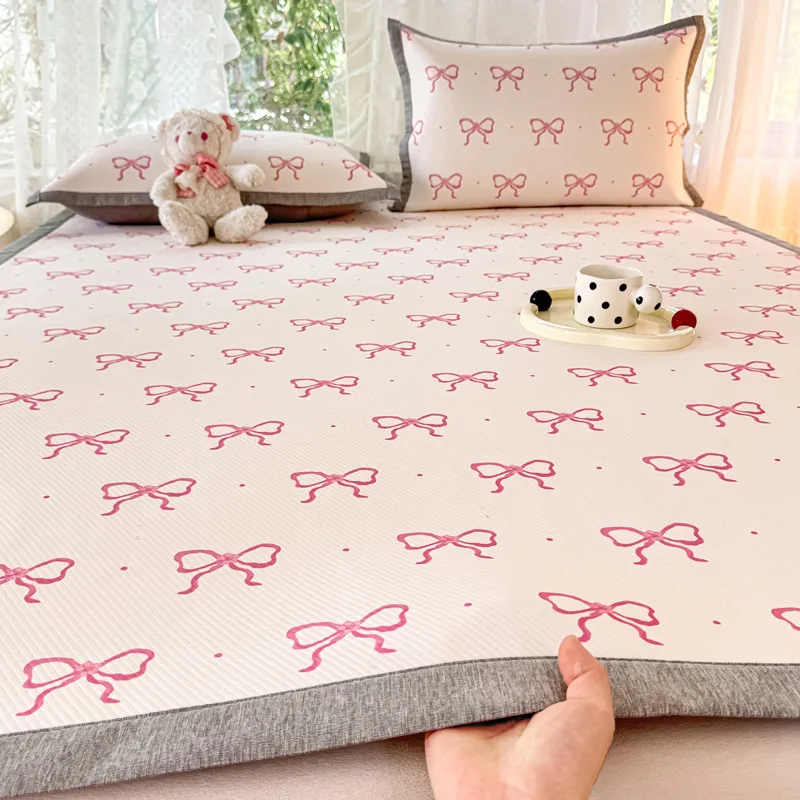 Cartoon Pattern Printing Cooling Mat Summer Comfort Mattress Topper for Naked Sleep Skin-Friendly Smooth Non-Slip Mat with Strap