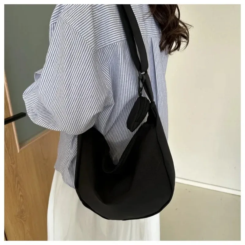 Women's Canvas Shoulder Bag Large Capacity Crossbody Chest Bag Casual Half Moon Belt Messenger Bag Student Commute Dumpling Bag