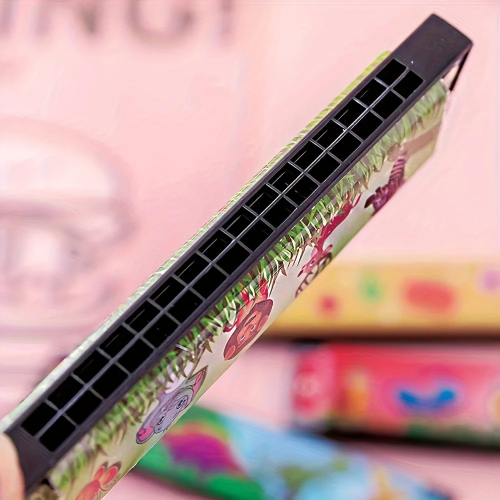 24 packs of random cartoon patterned metal harmonica, birthday, singles, graduation, Christmas, Halloween, Hanukkah, New Year, graduation season, feather free, home and kitchen supplies party gifts