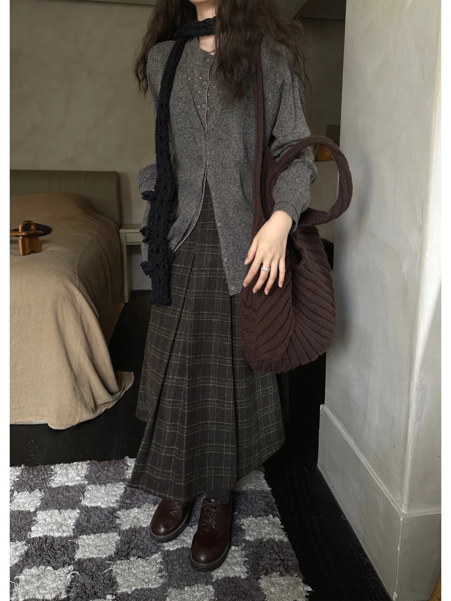 

ay Polka Dot Loose Women's Sweater Vintage Sle Open Cardigan Top Lazy Sle Fake Two-Piece Design Winter Collection