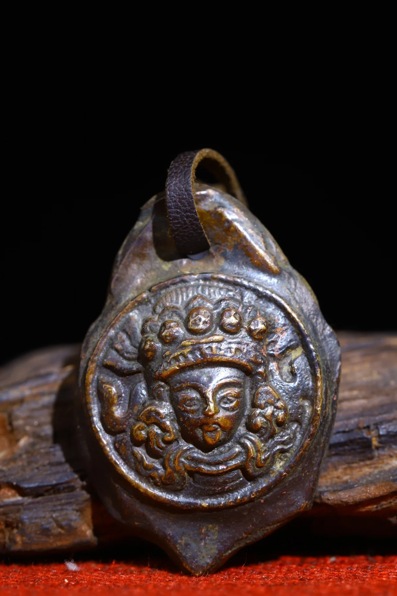 

3-дюймовый народный старый бронзовый киноварь Zakiram голова Будды карта Будды кулон амулет Дхрам городской дом экзорцизм