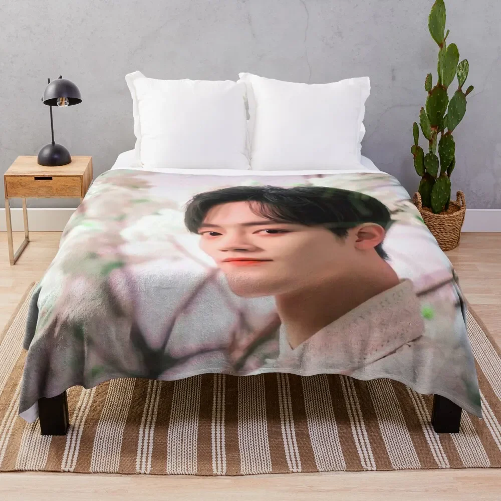 

Xiao Zhan Throw Blanket Warm Comfortable Blanket for Office Napping