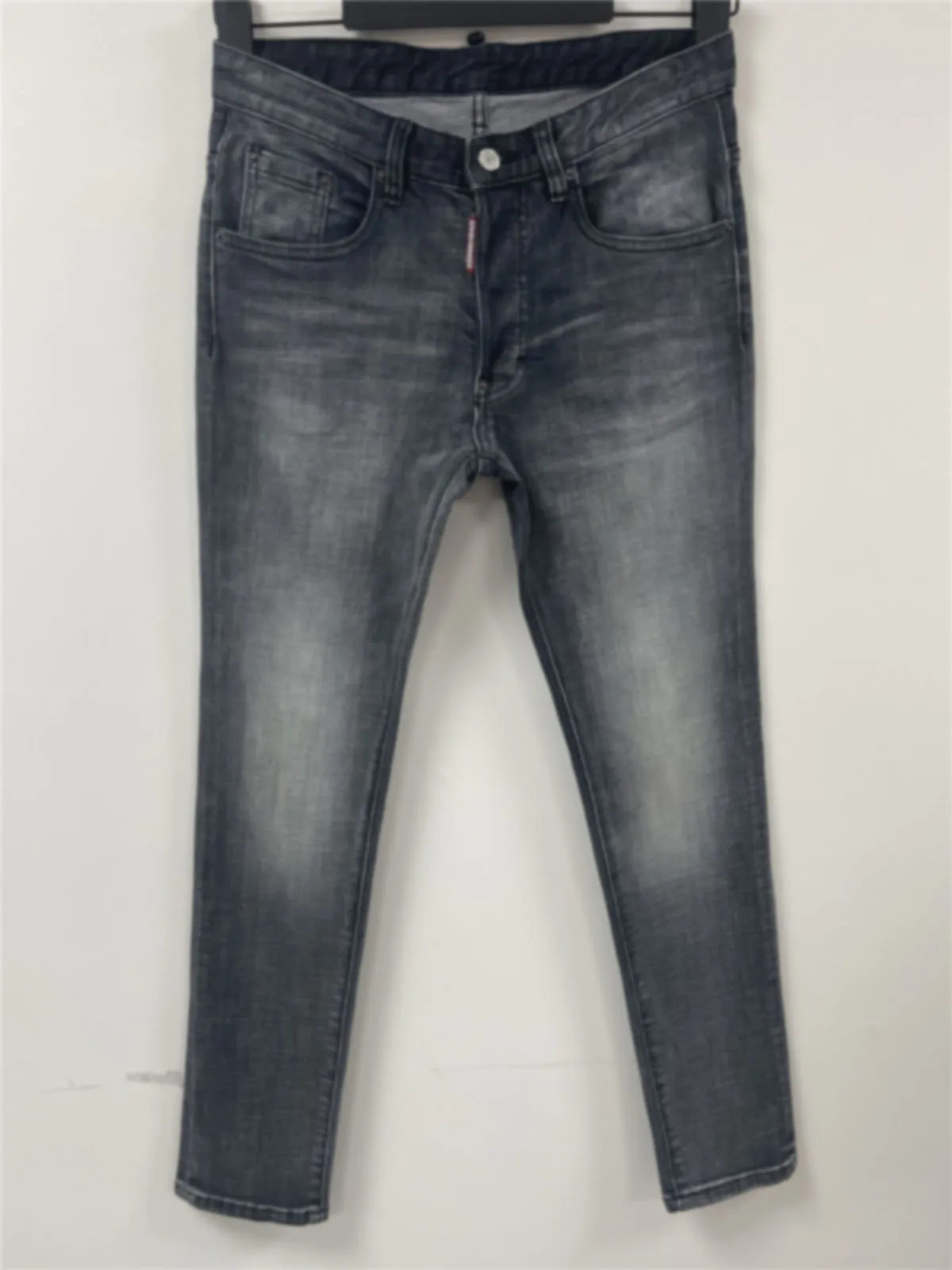 

2024 Spring/Summer New D2 Jeans for Men, Washed, Scratched, Patched, Painted, Three Dimensional Cutting, Small Feet, Black