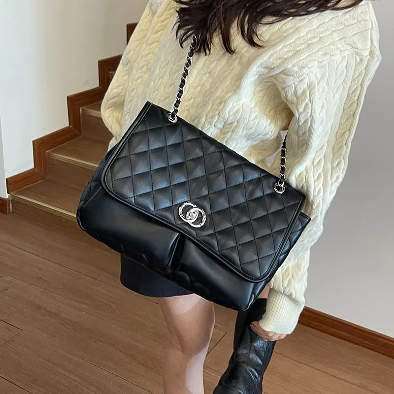 2026 New Quilted Tote Bag for Women Large Capacity Leather Shoulder Bag Chain Strap Designer Purse
