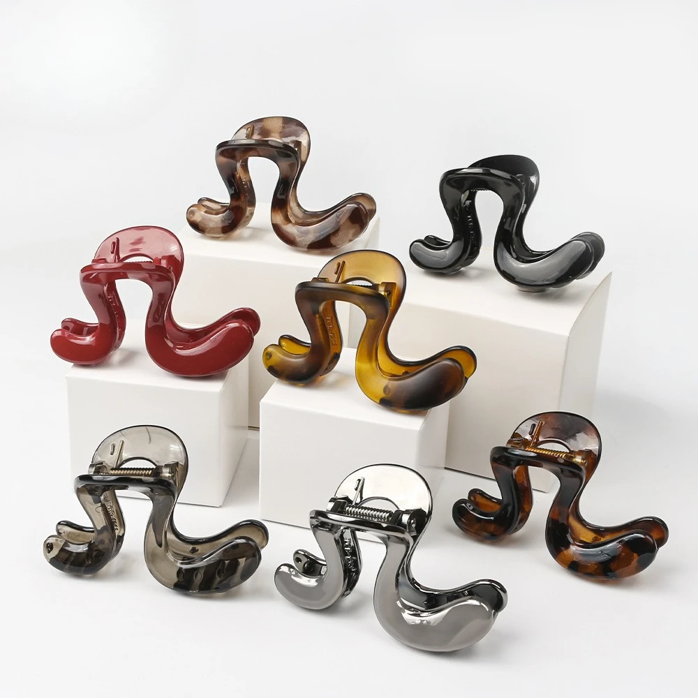 Minimalist Hair Cli…