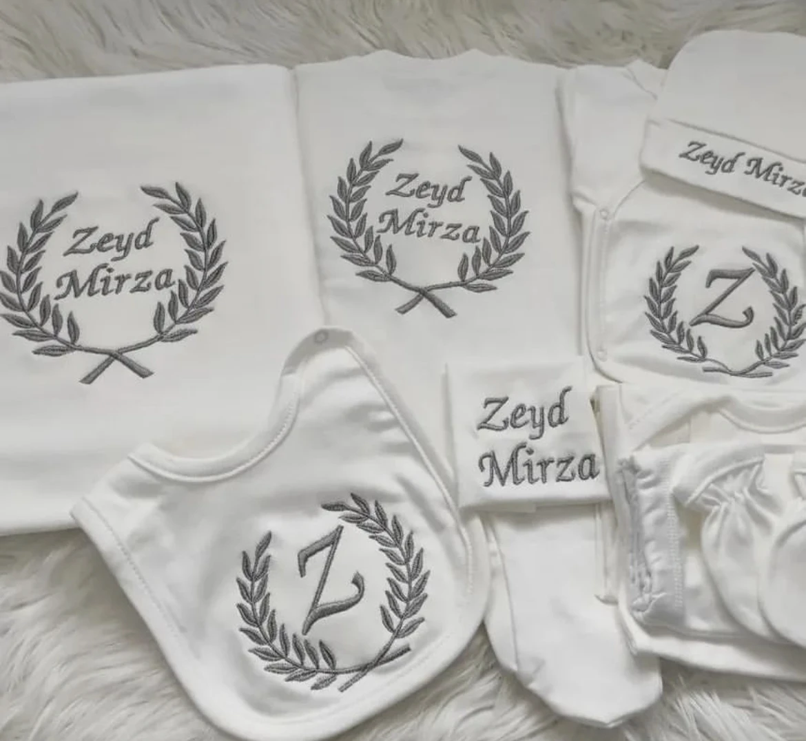 

Dollbling 10pcs Wings Outfits Any Name Personalized Laurel Tree Embroidery Gift Baby Pajamas Hat Welcome Home Ceremonial dress