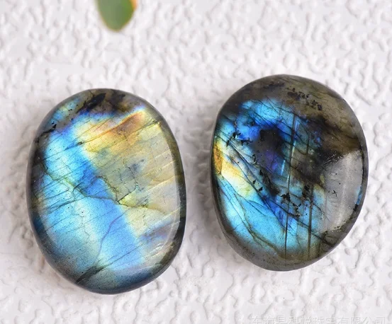 Random 2pcs/set Natural Labradorite Palm Stone - Chakra Reiki Polished Healing Crystal for Stress Relief & Anxiety Therapy image 5