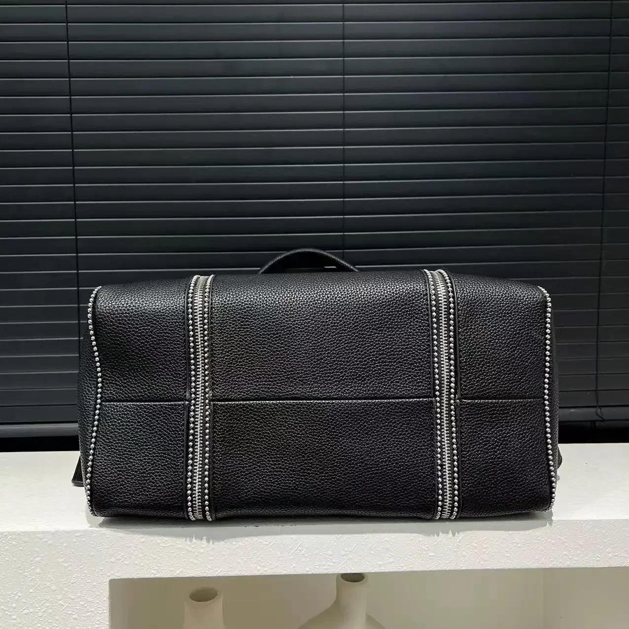 Leichte, luxuriöse Damenhandtasche mit mehreren Reißverschlüssen im Modedesigner-Stil