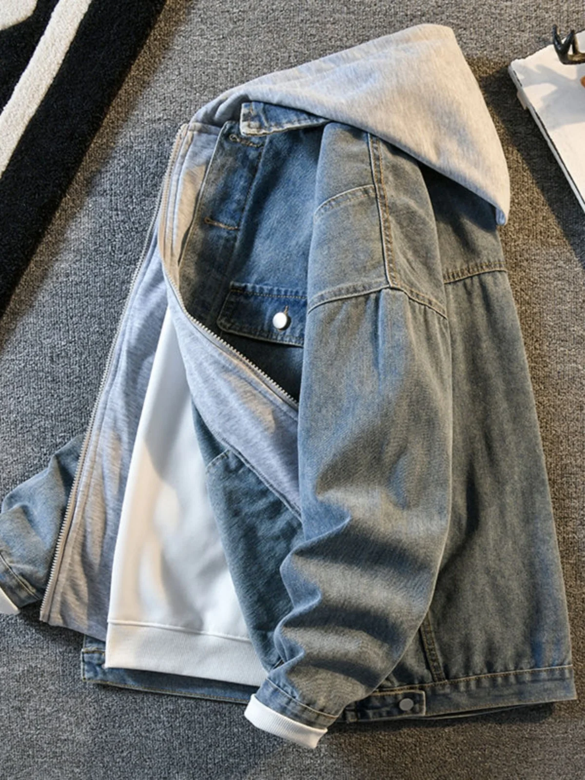 

Loose Fit Men's Denim Jacket Baseball Style Splicing Design Fashion Urban Casual Coat Youth Autumn Outerwear Cotton Blend