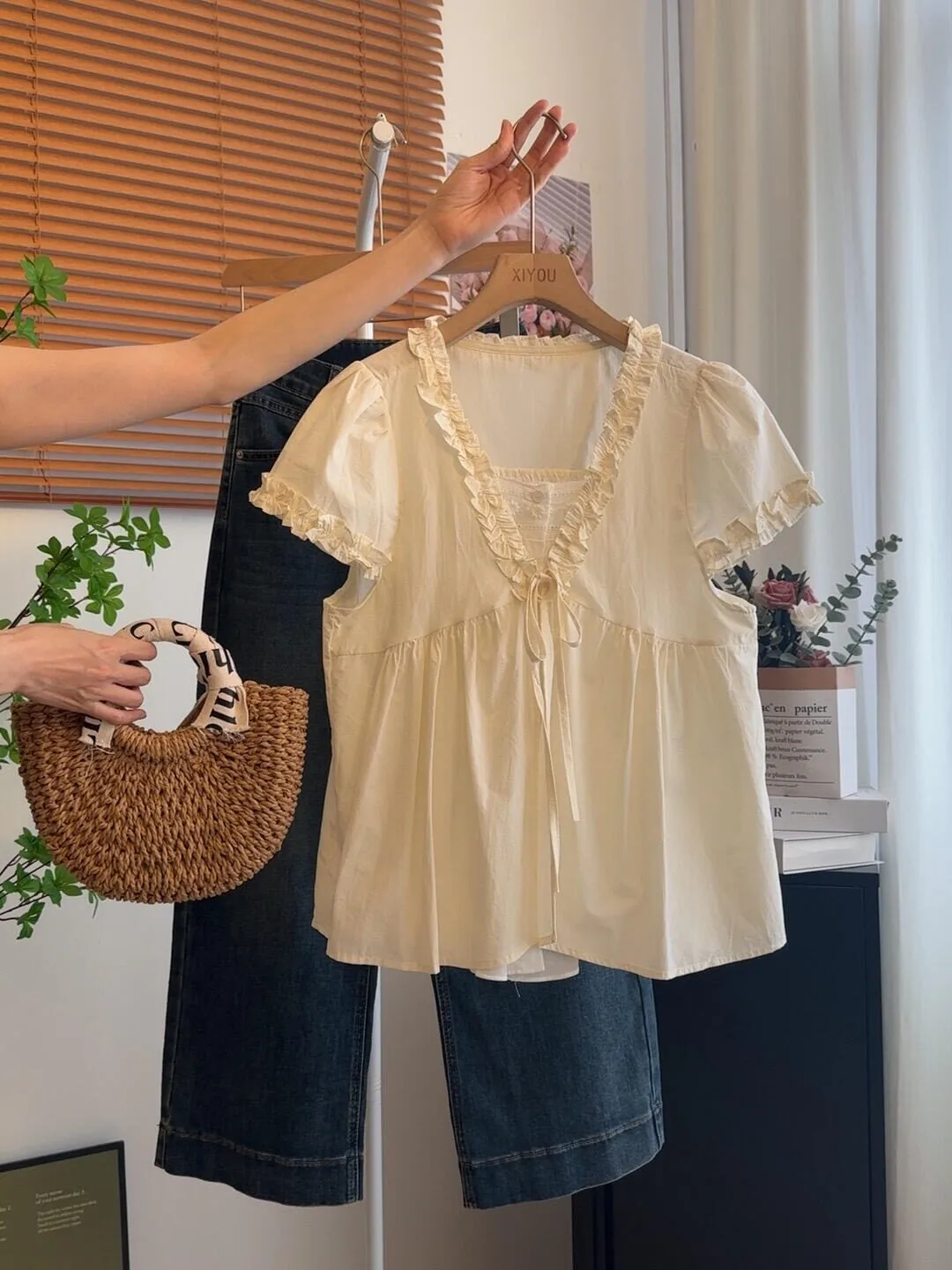 

French Style Loose Short Sleeve Shirt Women's Summer Fashionable Breathable Cotton Polyester Blend V-Neck Casual Top