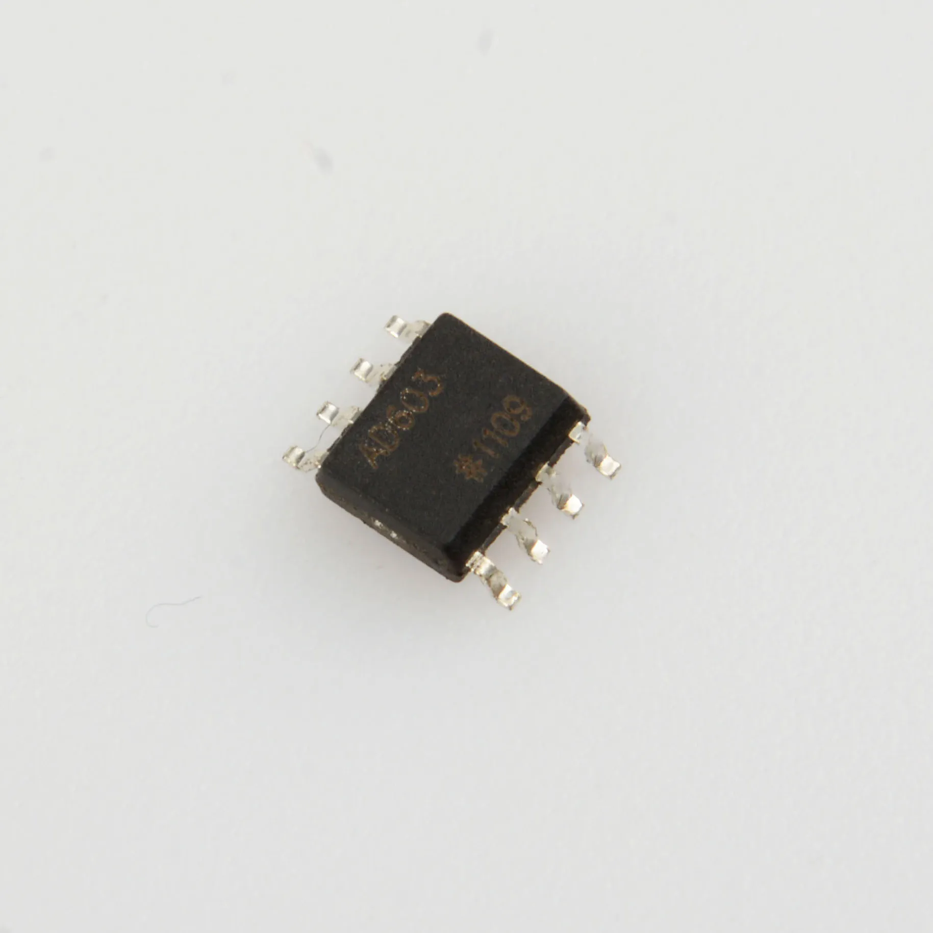 10pcs  AD603ARZ-REEL  SOP-8 Variable Gain Operational Amplifier IC AGC Video Gain Control Op Amp Chip One-Stop BOM Service