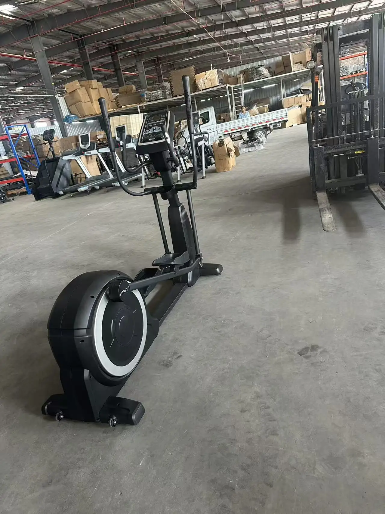 Hot Sale Commercial Elliptical Trainer Machine Fitness Equipment Cross Trainer Elliptical Machine at Indoor Gym & Home
