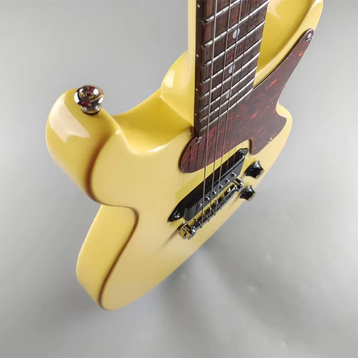 Standard electric guitar, TV yellow, black P90 pickup, retro tuner, available in stock,