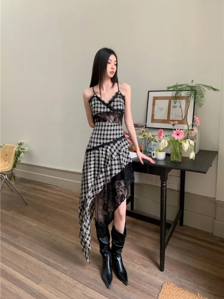 Retro Black And White Plaid Suspender Dress For Women With Summer Lace Patchwork Irregular Slim Fit Dress