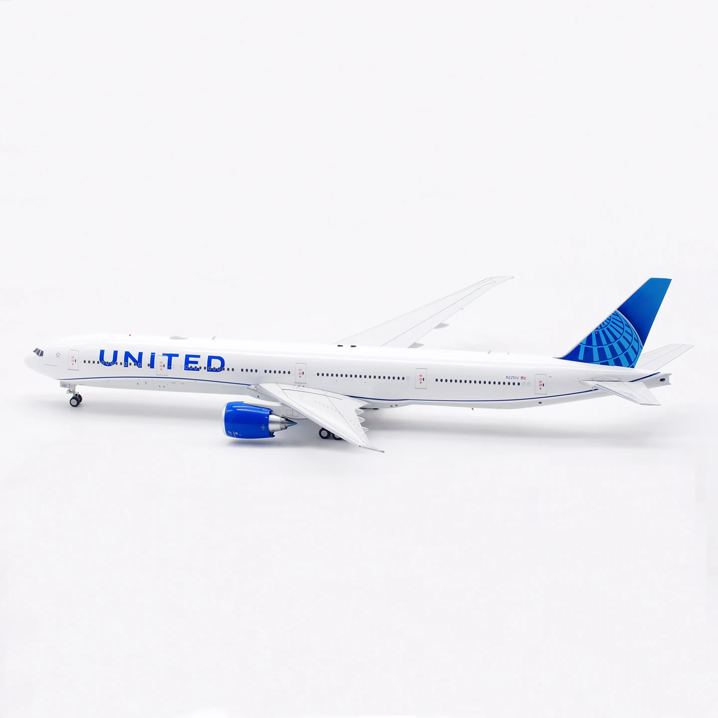 IF773UA0725 Alloy Collectible Plane Gift INFLIGHT 1:200 United Airlines Boeing B777-300ER Diecast Aircraft Jet Model N2251U