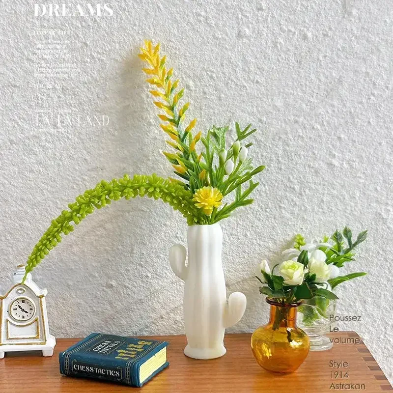 Jarrón en forma de Cactus en miniatura para casa de muñecas, modelo de muebles, accesorios para casa de muñecas, decoración de escena para sala de estar, juguete para juego, 1 Uds.