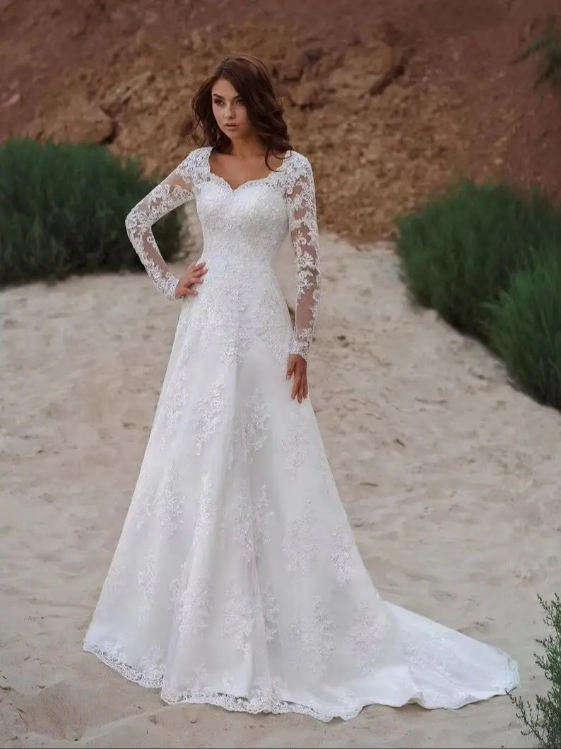 

Lace Appliques Long Sleeves Wedding Dresses Lace-Up Back A-Line Beach Bridal Gowns Customized White Robe De Mariee