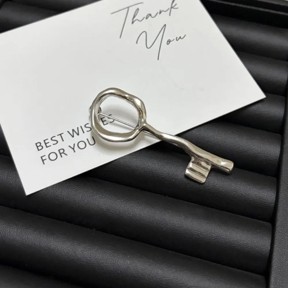 Alloy Key Shaped Brooch Lock Hole Design Minimalist Irregular Shape Lapel Pin Gold Silver Color Distressed Finish