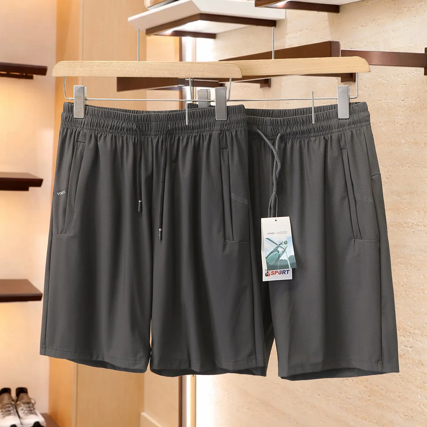 Europe, America, there are large-size high-elasticity men's thin, quick-drying and breathable sports five-point casual shorts.