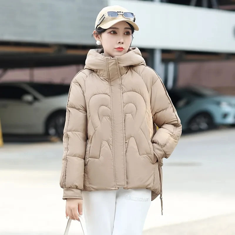 2025 Autunno Inverno Nuovo piumino in cotone con cappuccio per donna Versione coreana Cappotto caldo spesso allentato Giacche corte femminili Top casual