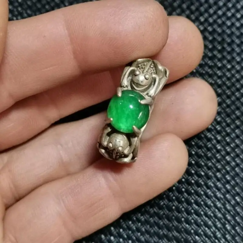 China Hand-Carved Precious Tibetan Silver Gem Inlay Frog Statue Ring