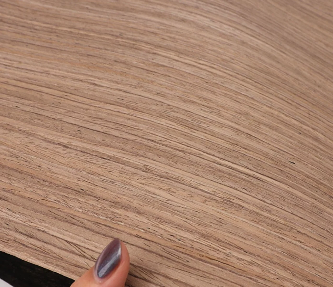 L:2.5m W:0.58m T:0.25mm Tech Wood Black Walnut Vertical Grain Wood Veneer For Furniture And Musical Instruments decoration