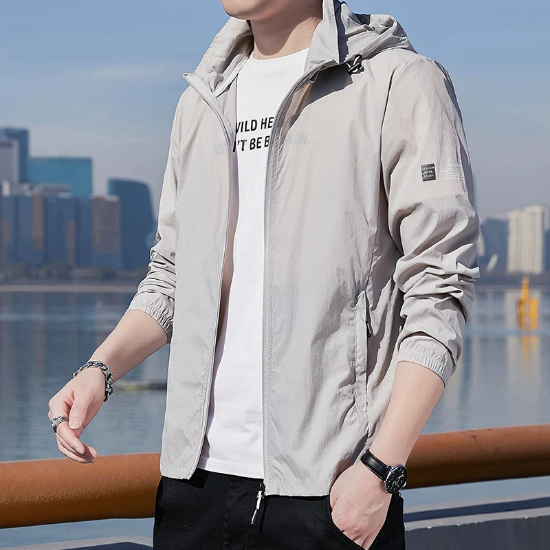 Chaqueta ultrafina para hombre, abrigo impermeable de seda de hielo, de secado rápido, cortavientos informal, con capucha, protector solar para