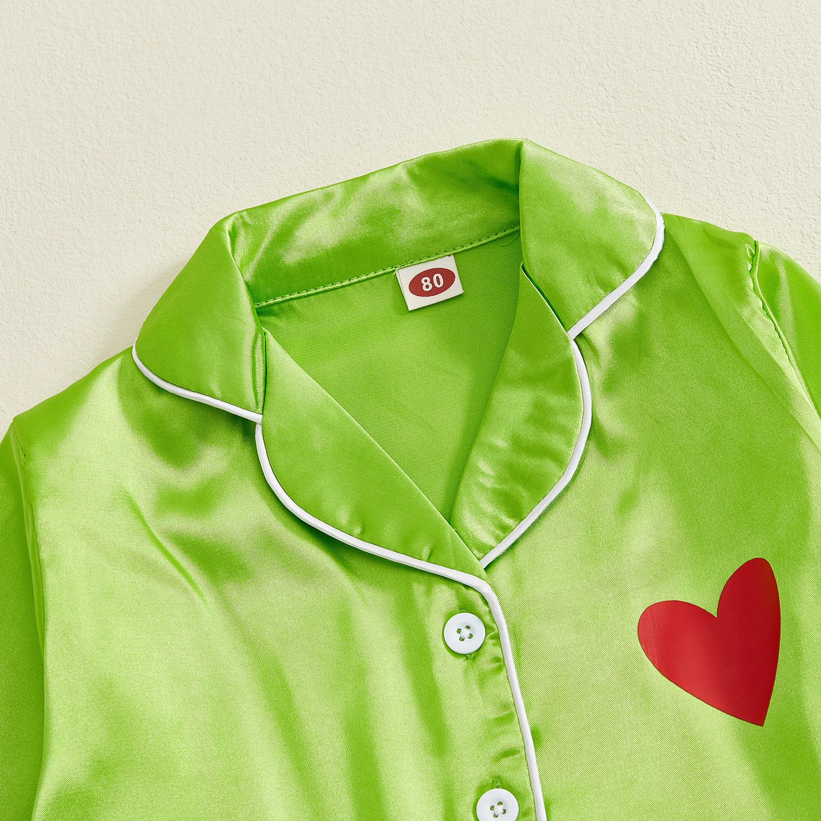 

0-10Years Kids Boy Girl Christmas Satin Pajamas Set Cute Heart Print Long Sleeve Lapel Button Down Tops with Pants Sleepwear