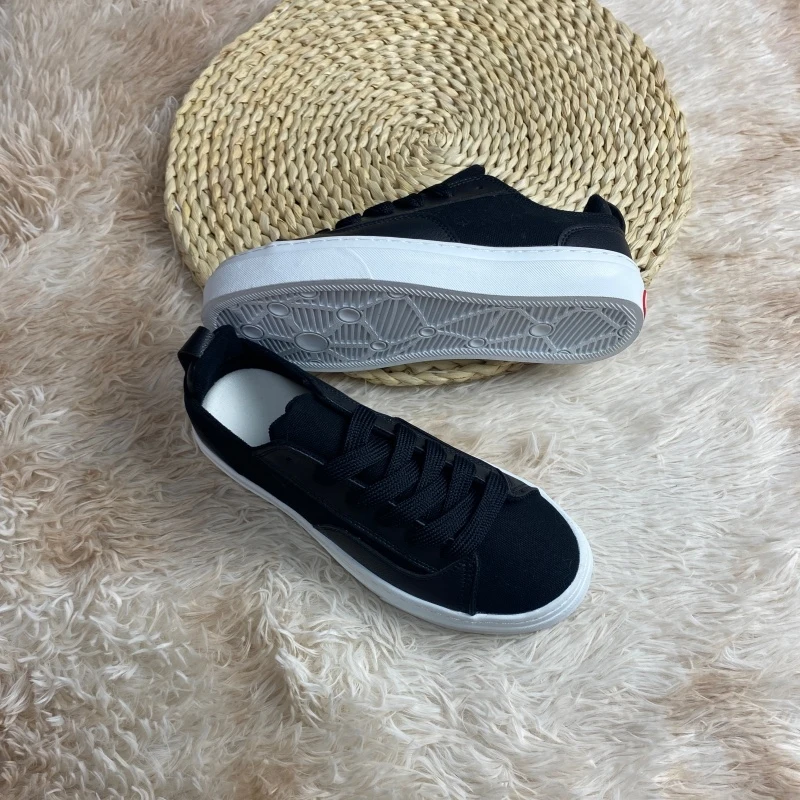 

Дышащие кеды из канваса, мужские и женские повседневные кеды, размеры 35-48, все размеры в наличии, дышащие, износостойкие.