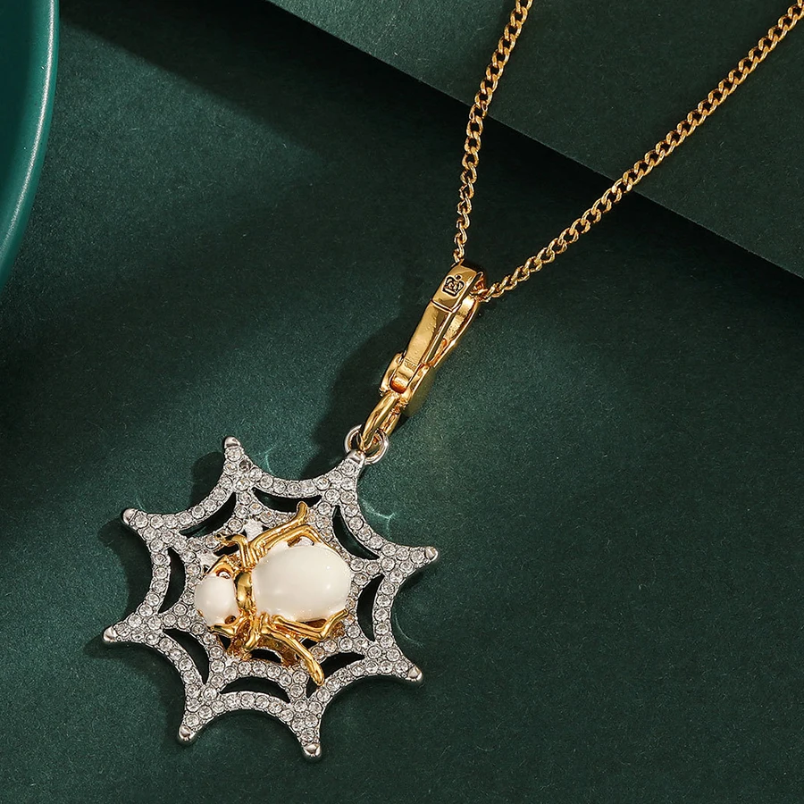 

1pc Fashion Gothic Faux Zircon Web Spider Pendant Necklace for Women Sweet Cool Party Jewelry Key Bag Pendant Halloween Gift