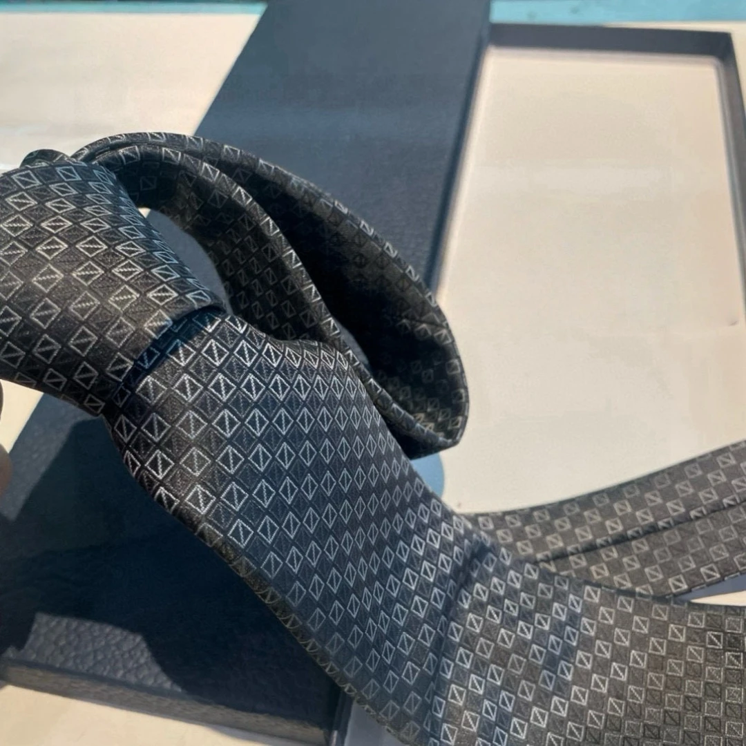 Cravatte da uomo fatte a mano di marca di lusso 100% twill di seta di alta qualità morbida sulla pelle stile CD business formale papillon regalo di festa