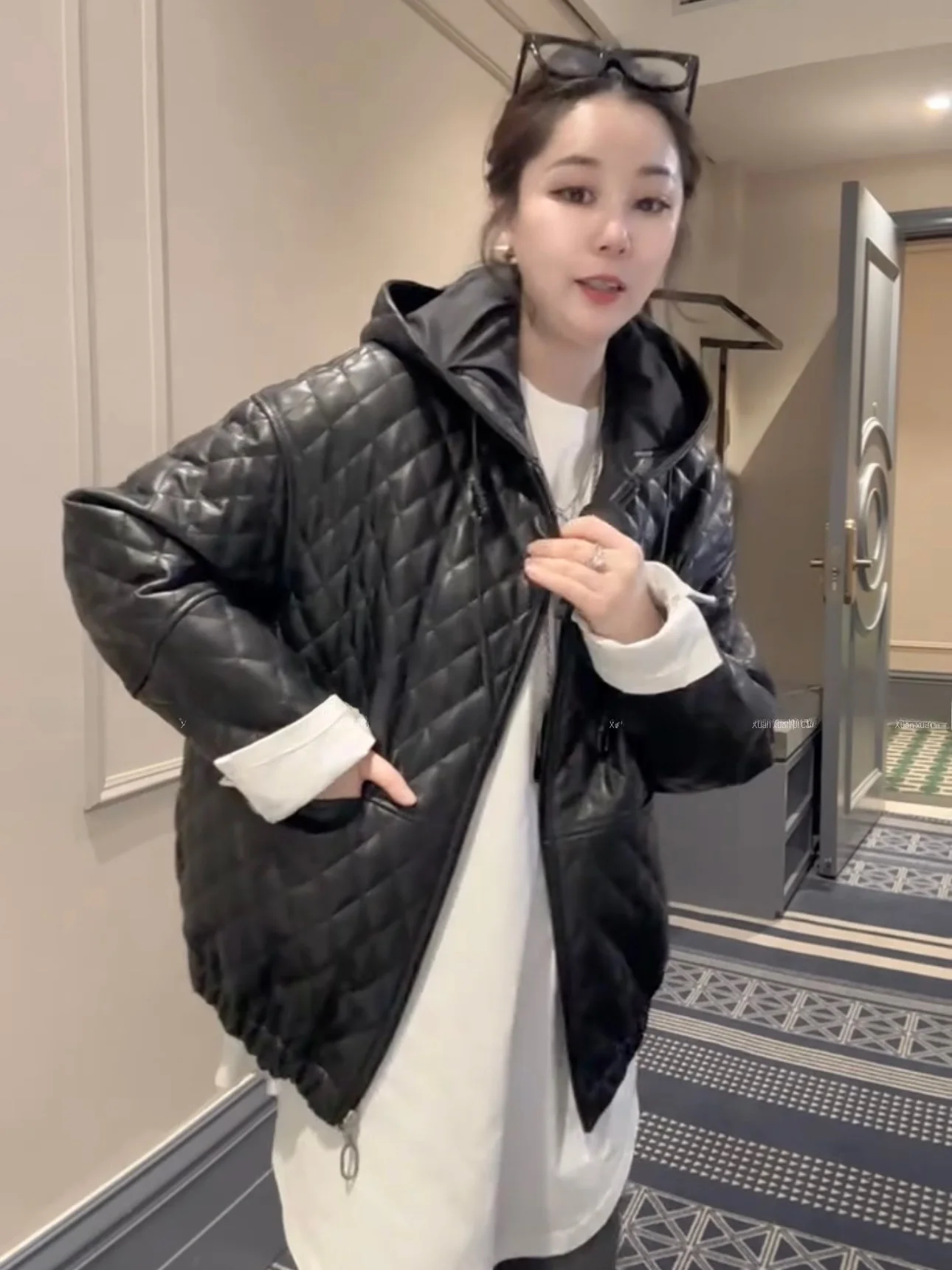 

Модная зимняя женская куртка из натуральной овчины свободного кроя с хлопковой подкладкой, на молнии, для повседневной носки