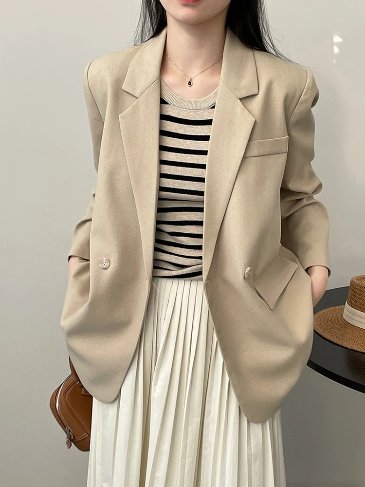 [EAM] Women Khaki Back Button Big Size Casual Blazer New Lapel Long Sleeve Jacket Fashion Tide Spring Autumn 2024 1DH4740