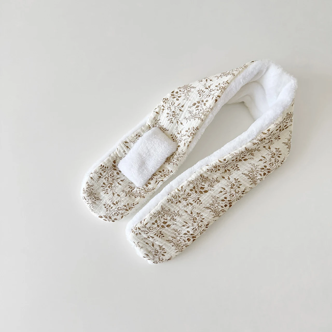 قفازات أطفال لطيفة ورائعة للشتاء الدافئ من زهور الكرز على شكل أرنب ناعمة وسميكة ومضادة للبرد قفازات متقاطعة للفتيات الصغيرات منديل للأطفال