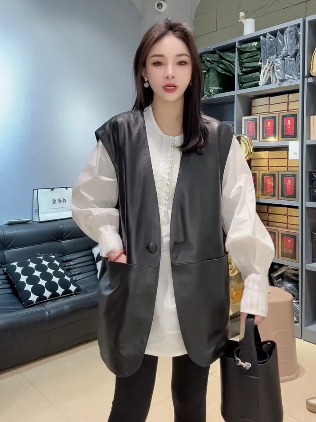 

Новая европейская женская кожаная куртка свободного кроя с V-образным вырезом и разрезом, из овчины, модная, 2025 год