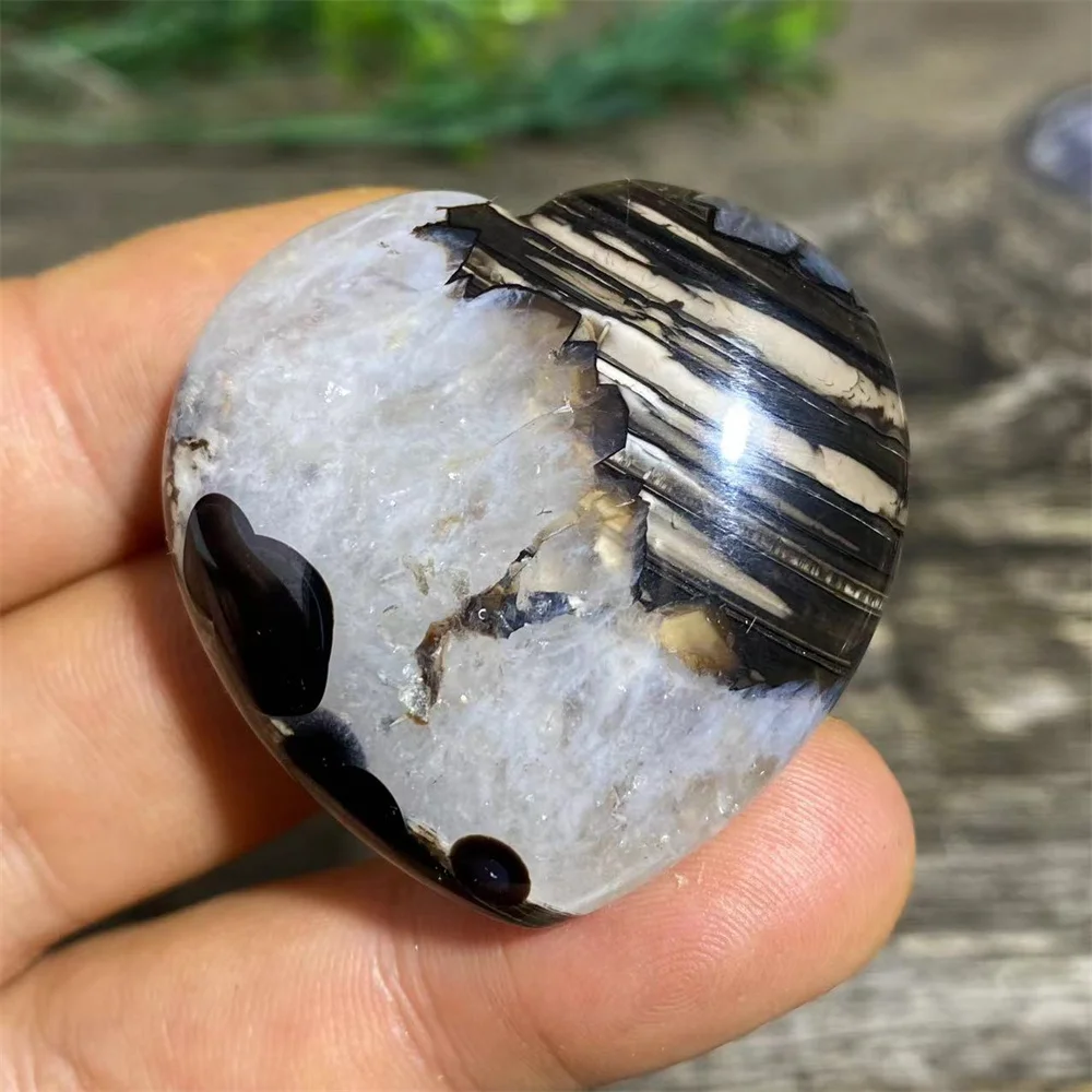 Natural Black Lace Agate Heart Pendant Geode Cluster  Witch Meditation Divination Crystal and Stone Healing Home Decoration