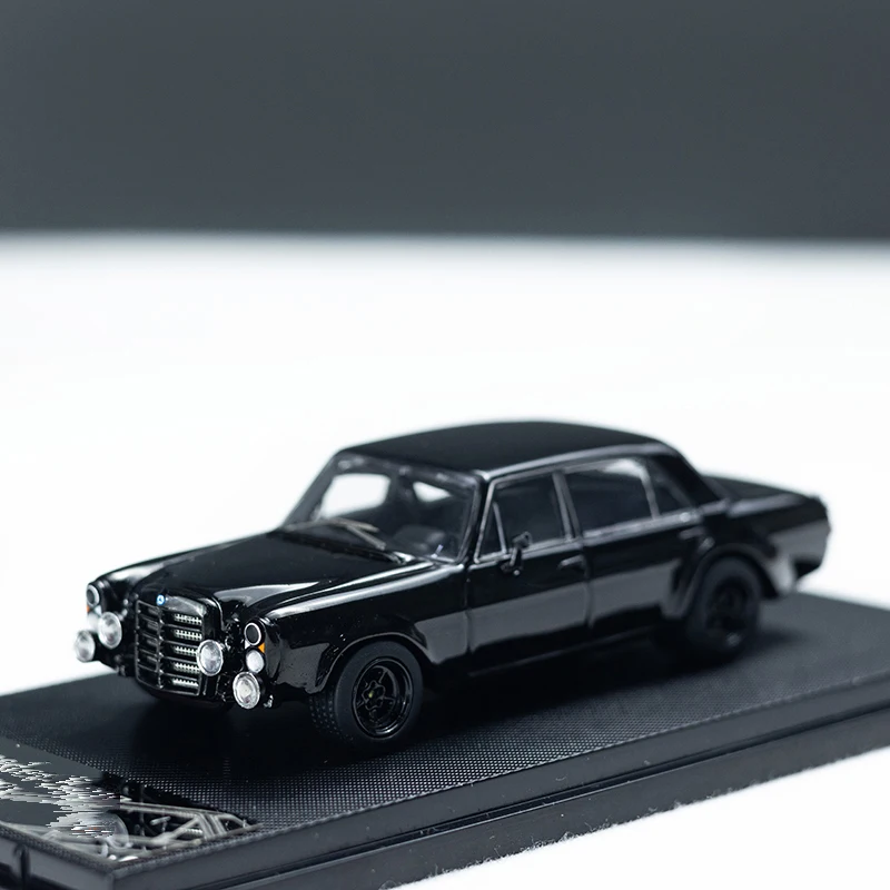 Liberty 64 1:64 300 sel Black alloy car model