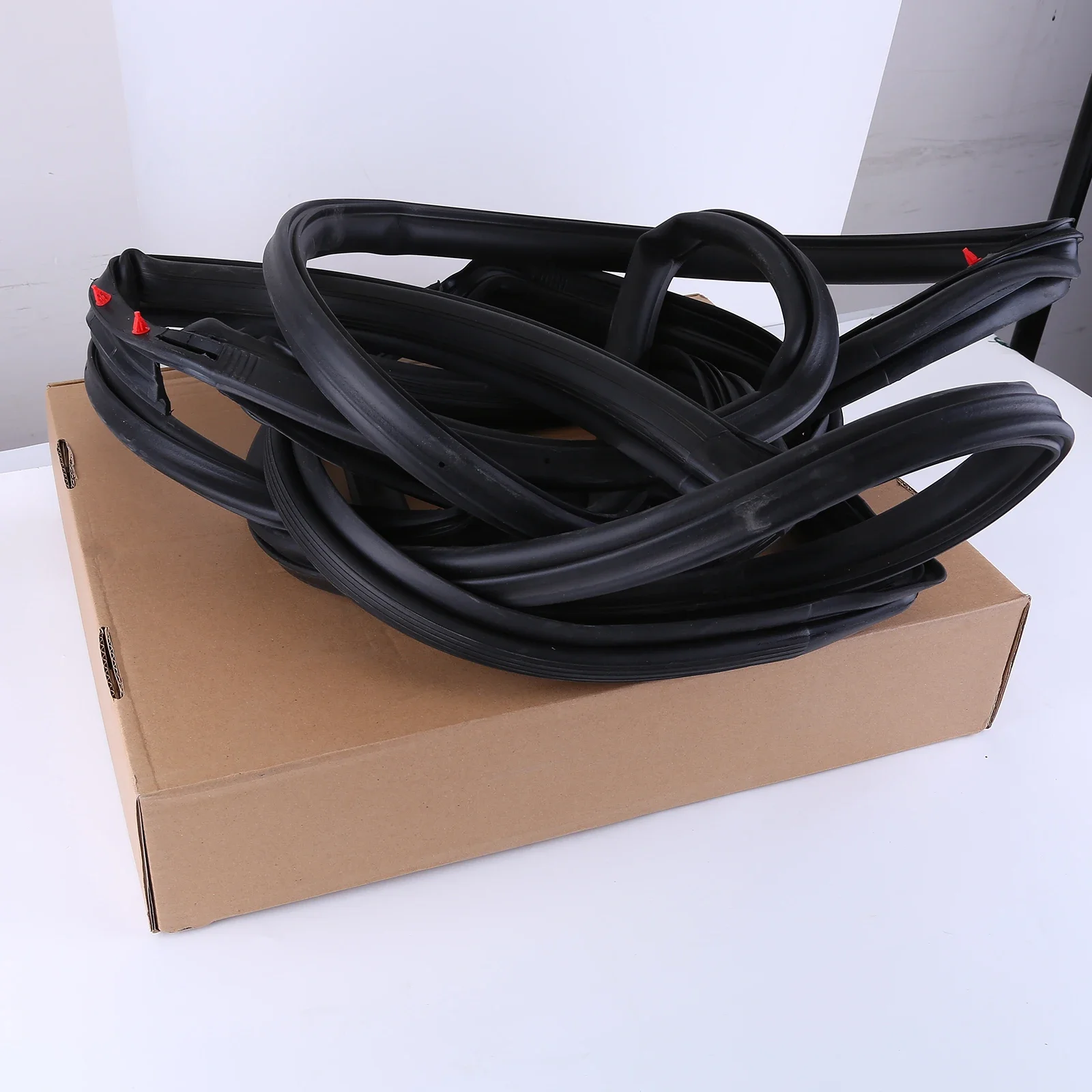 

55395274AW 55395275AW Применимо для уплотнительных лент двери Jeep Muller