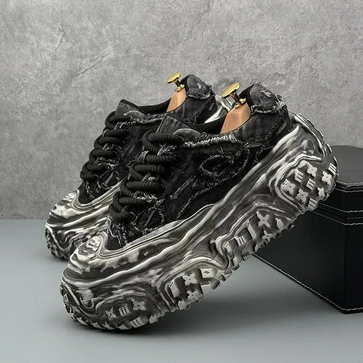 الرجال 2025 الربيع/الصيف جديد عصري الرجعية العصرية الإطارات أسفل عادية سميكة القاع الارتفاع رفع زوجين أحذية رياضية